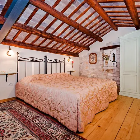 La Carera Centro Storico 3*