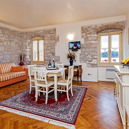 La Carera Centro Storico Gostinjska kuća 3*