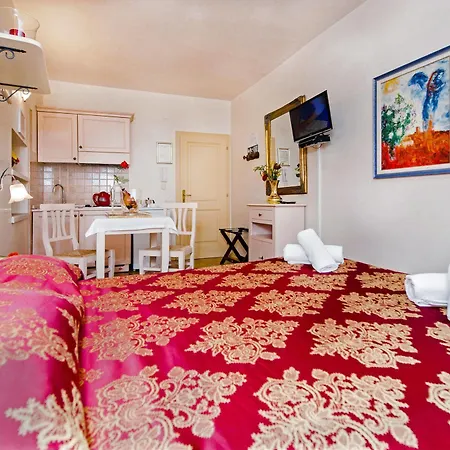 Guest house La Carera Centro Storico 3*