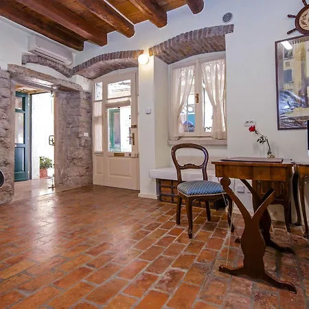 Guest house La Carera Centro Storico 3*