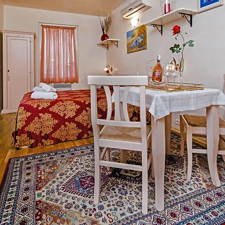 La Carera Centro Storico Affittacamere Rovigno